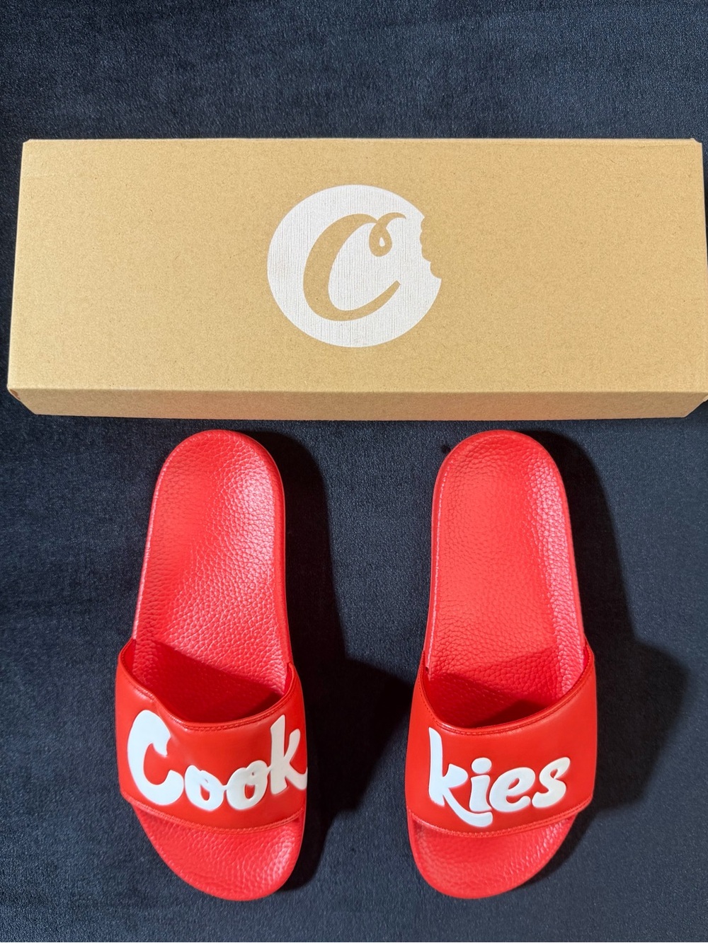 Size 10 men red cookie slides